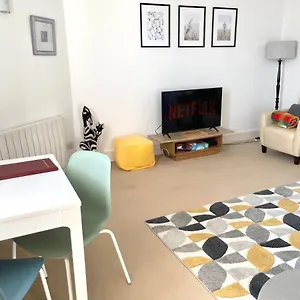 Sea View Family By Gym & Parking Apartment Bournemouth